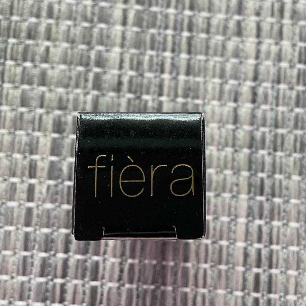 Fièra Luxury Concealer Sand Beige Coverage Color-Correcting Cream 0.5 fl oz